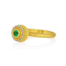 Load image into Gallery viewer, Emerald Velvet Cushion Ring
