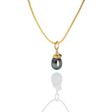 Load image into Gallery viewer, Spiral Pearl Charm