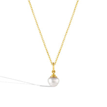 Load image into Gallery viewer, Diamond Acorn Circlé Pearl Charm - small