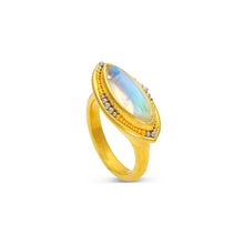 Load image into Gallery viewer, Moonstone Nerrena Ring